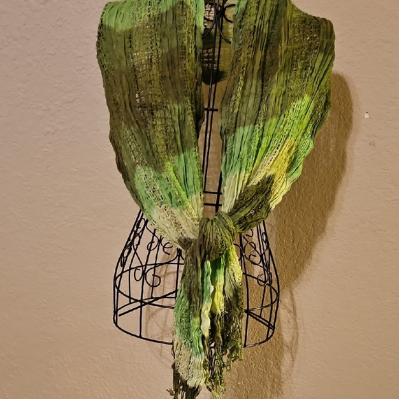 Women's Multicolor Wraps Collection - Picture 9 of 10